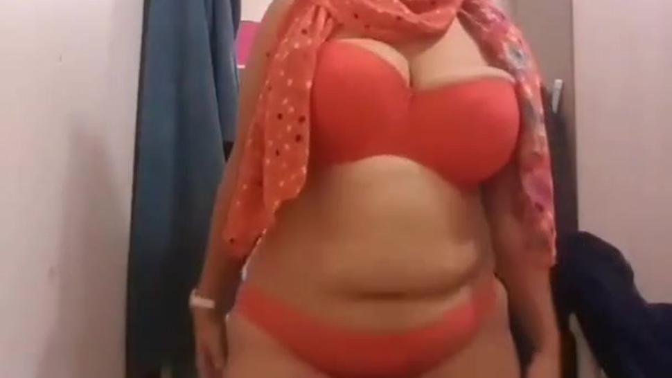 Big tits muslim wife i