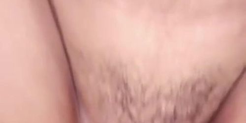 Tante Melly Genjot Selingkuhan Didalam Garasi Rumah